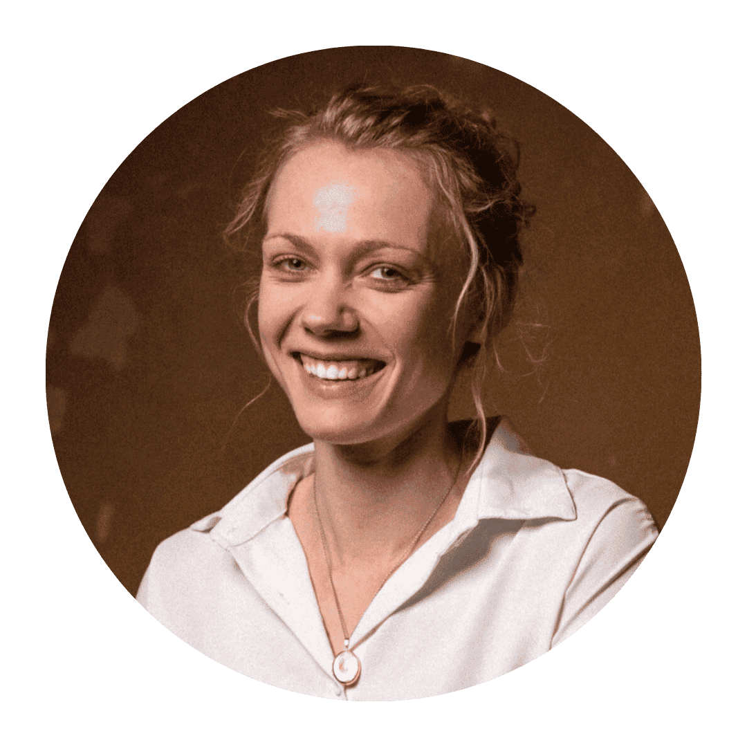 circle headshot for Scarlett Sangster
