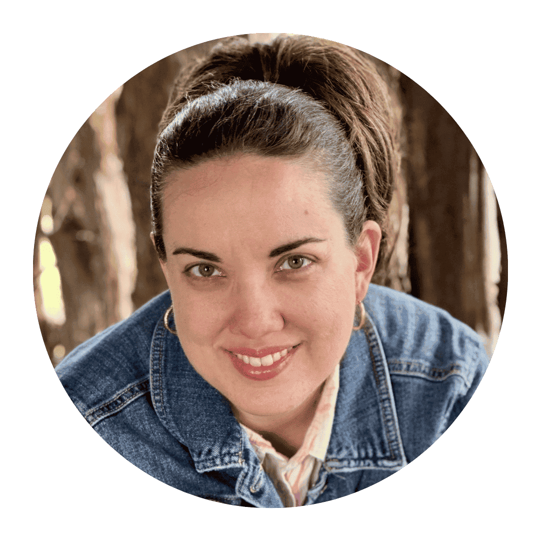 circle headshot for Sarah Elisabeth Sawyer